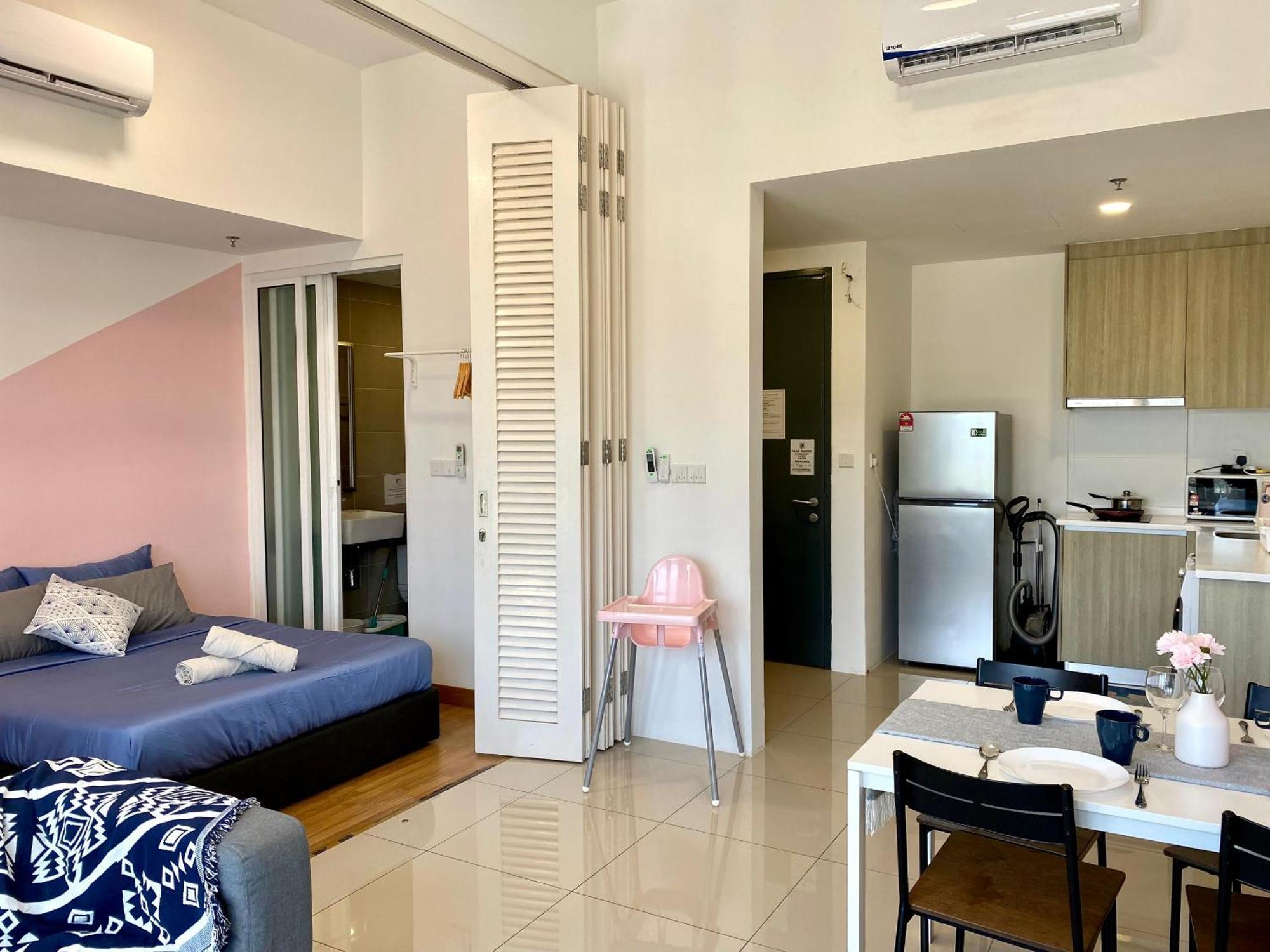 Tropicana 218 Macalister Sea & City View By Staycation Homestay George Town Ngoại thất bức ảnh